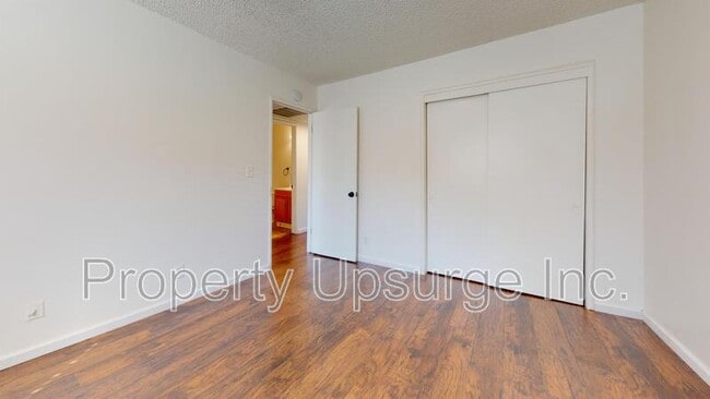 Building Photo - 1356 Hobart Dr