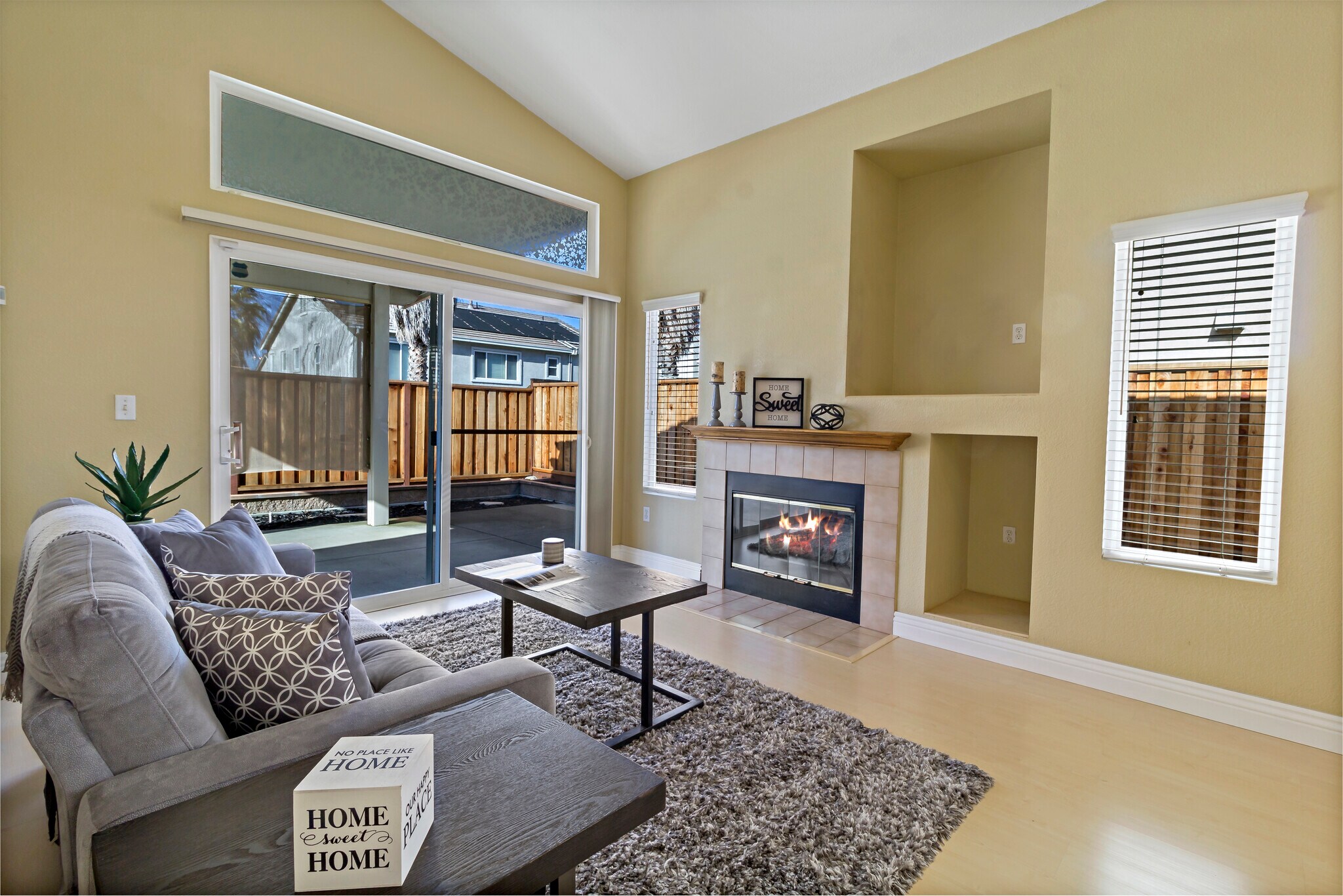 Familyroom - 278 Havenwood Cir