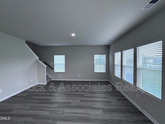 Building Photo - 50 Thistle Patch Pl