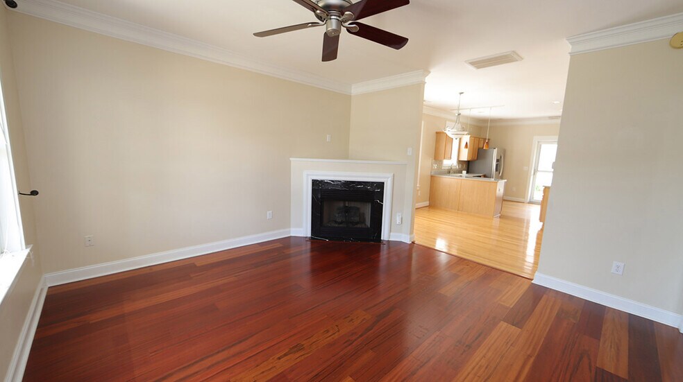 Building Photo - 10817 Connally Ln