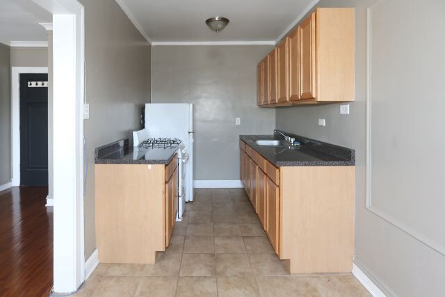 Building Photo - 4349 N Damen Ave