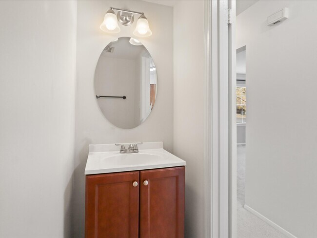 Building Photo - 8403 Thompson Rd