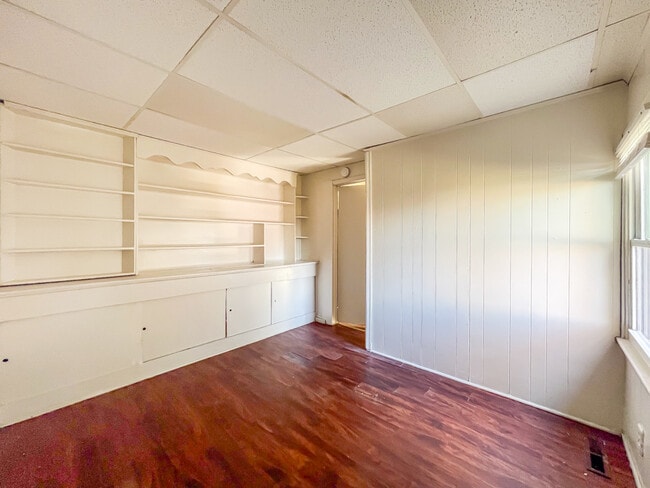 Building Photo - 142 Windsor Ave