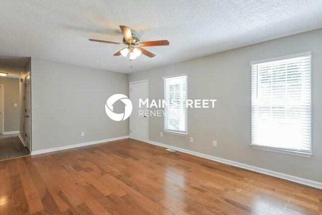 Building Photo - 3 Bedroom Pet-Friendly Home in Knightdale, NC with Main Street Renewal