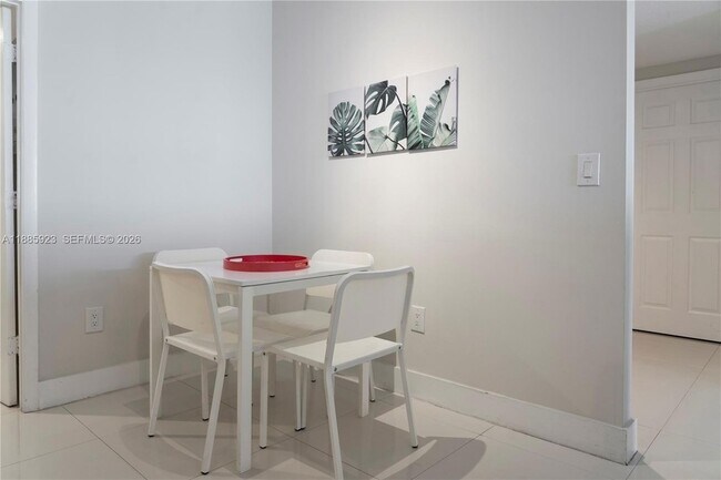 Building Photo - 17050 N Bay Rd