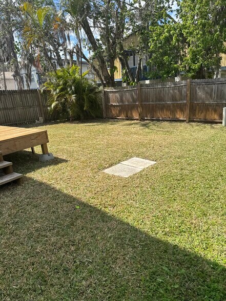 Building Photo - 7023 Oakwood Dr