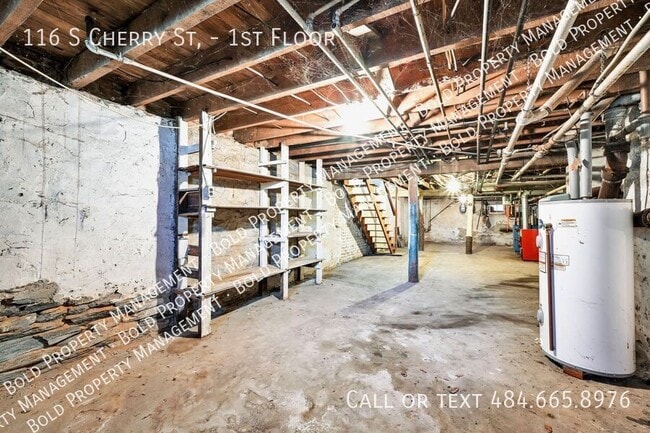 Building Photo - 116 S Cherry St