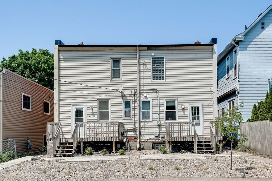 Back deck, yard (left unit) - 1224 7th St W