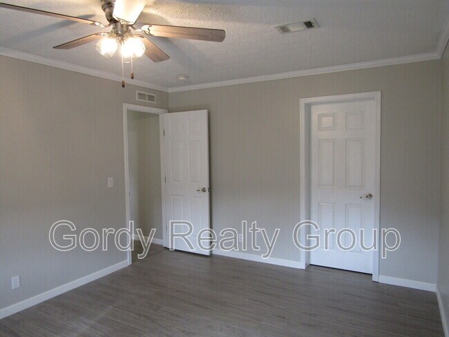 Building Photo - 5493 Willis Rd