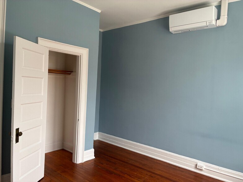 Building Photo - 2611 W Grace St