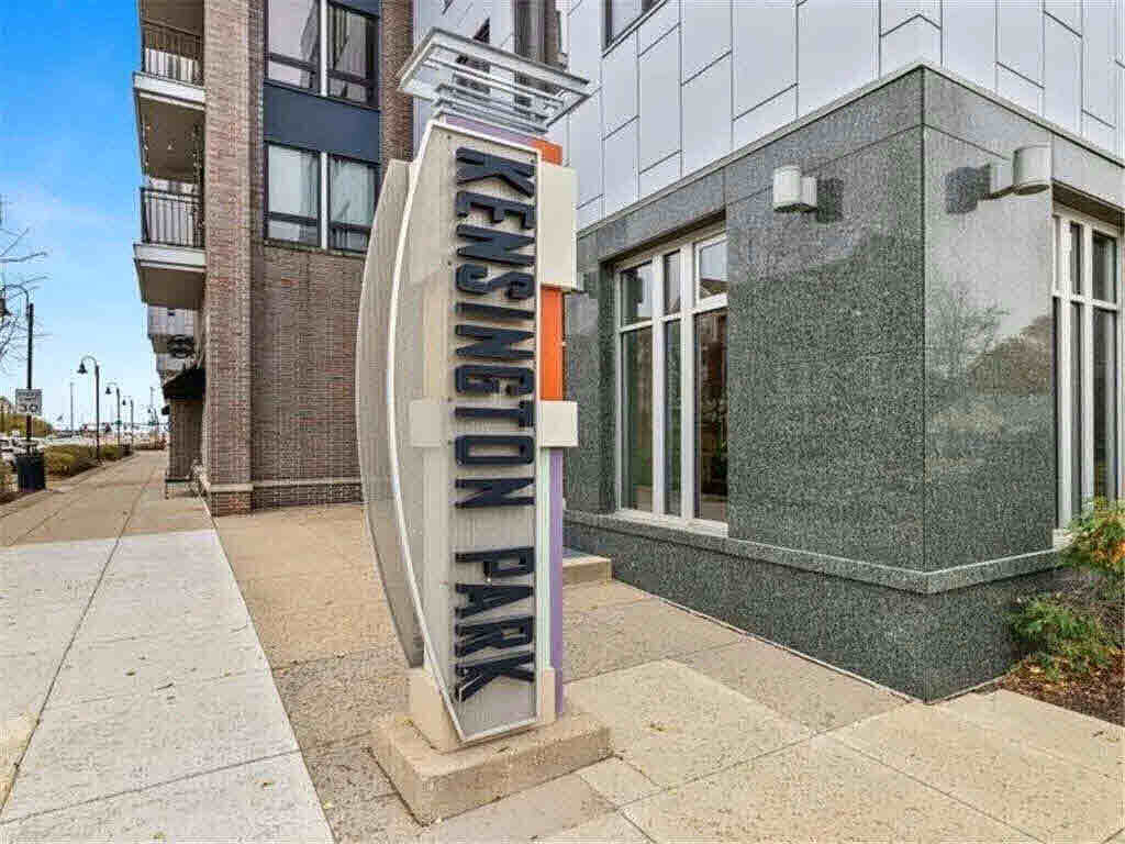 Building Photo - 7600 Lyndale Ave S