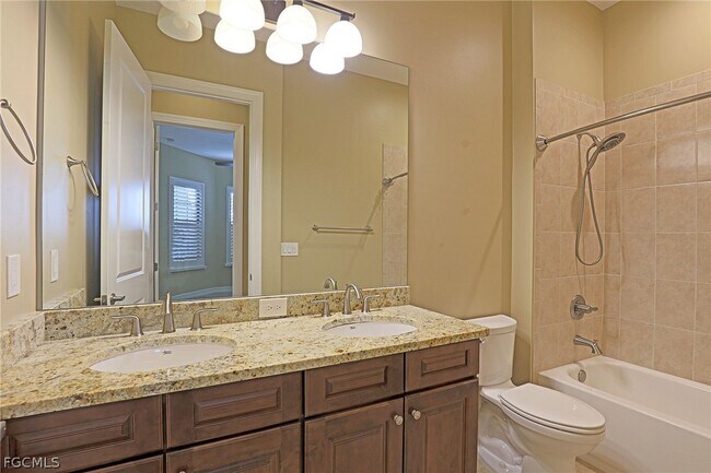 Building Photo - 8181 Venetian Pointe Dr