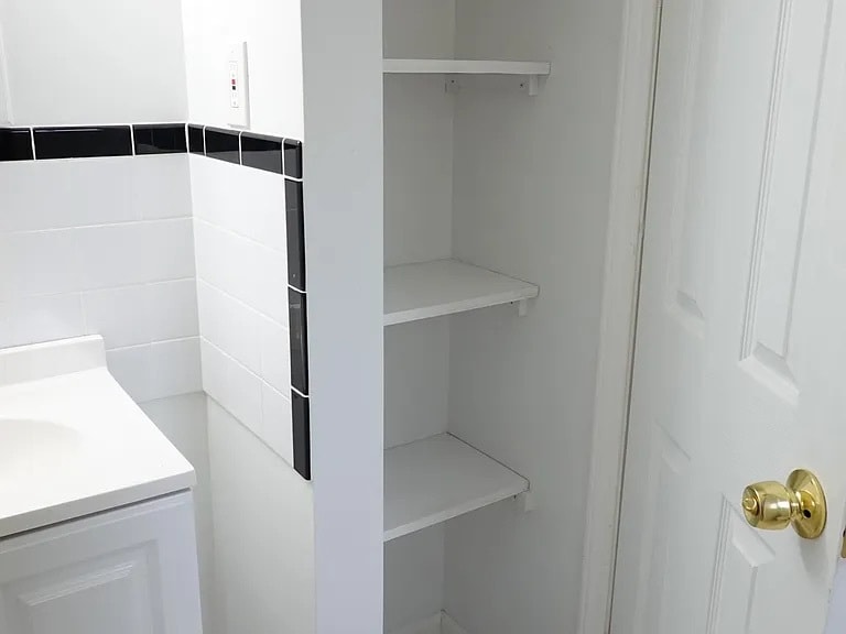 Building Photo - 910 Kennebec Ave