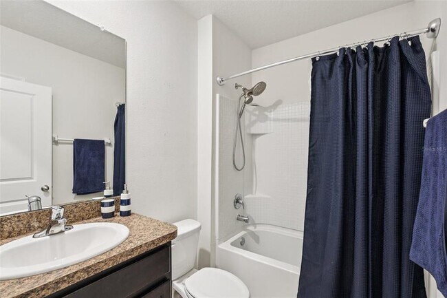 Building Photo - 15825 Mauvewood Ave