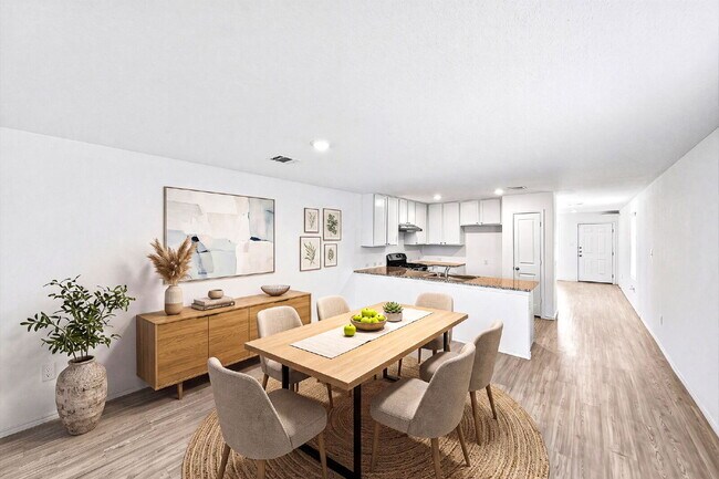 Building Photo - UP TO 1 MONTH FREE RENT!!! No Stairs, No Carpet, No Compromises.