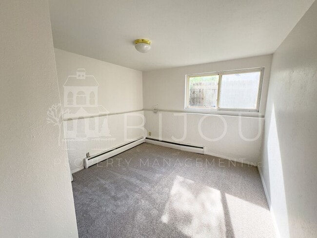 Building Photo - 206 Catalina Pl