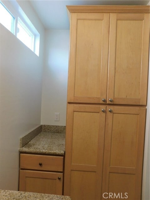 Building Photo - 755 Valley View Ave