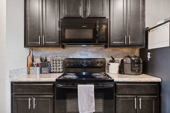 Building Photo - 7131 Penn Way