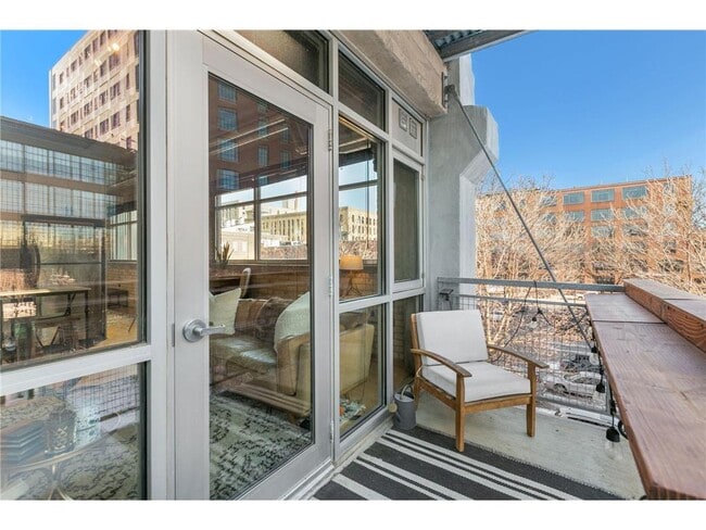 Building Photo - 748 N 3rd St