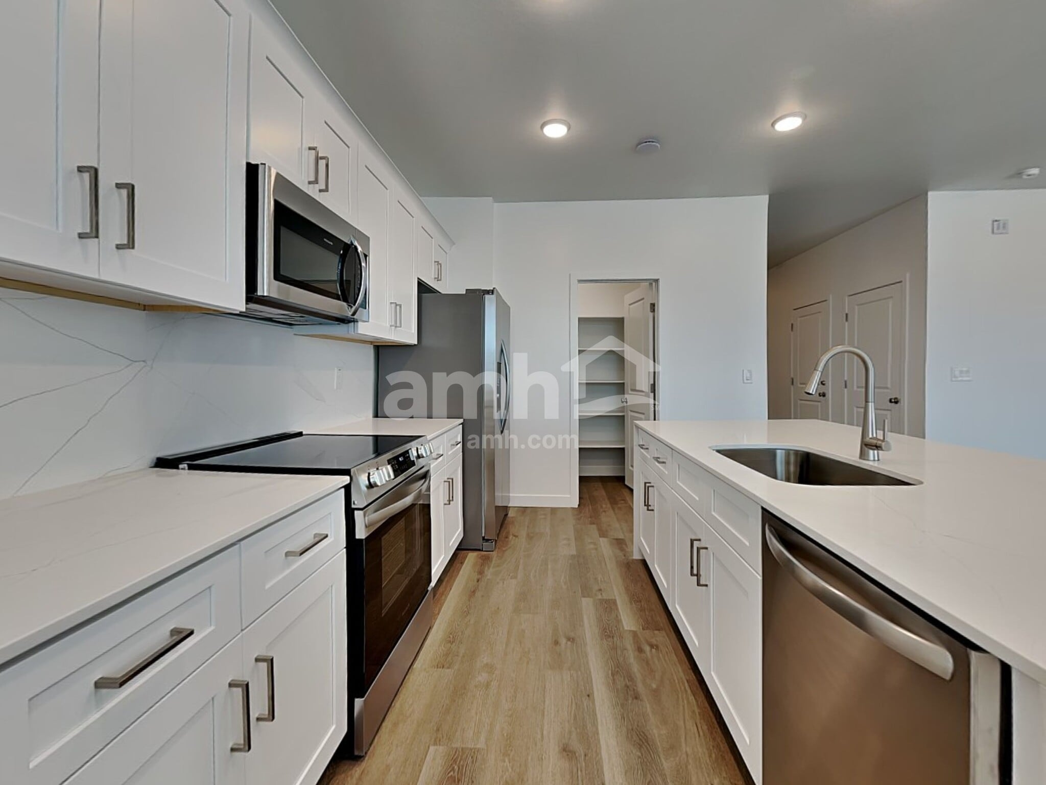 Building Photo - 9717 W Tamarisk Ave
