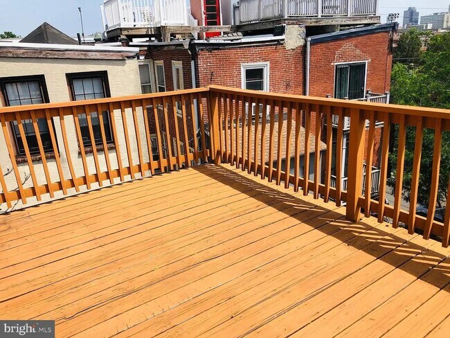 Building Photo - 1906 Fairmount Ave