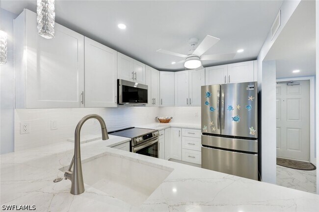 Building Photo - 26000 Hickory Blvd