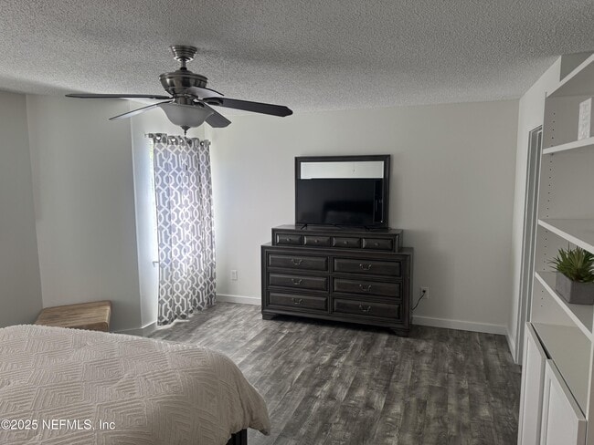 Building Photo - 8508 Sturbridge Cir W