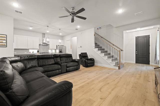 Building Photo - 3544 Golden Bell Ct