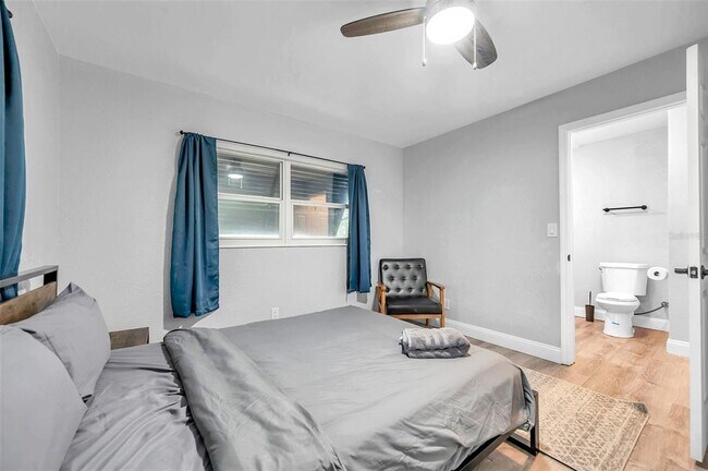 Building Photo - 3720 3rd Ave N