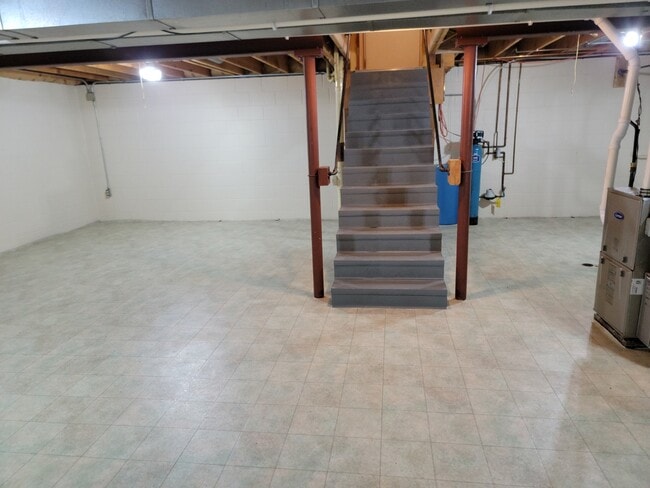 Basement 1 - 1479 Redfield St