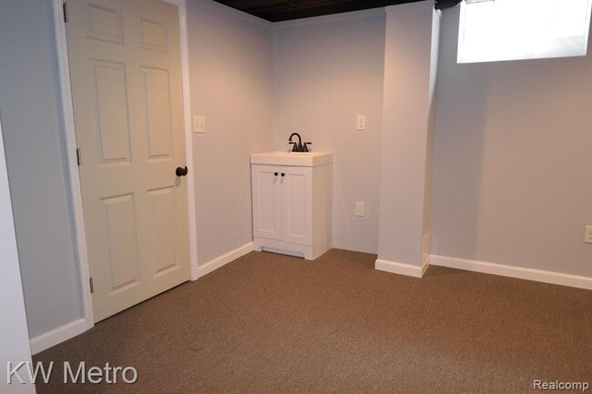 Building Photo - 2120 Vinsetta Blvd