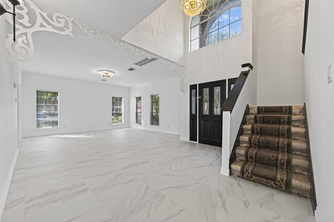 Building Photo - 2431 Parkwood Ln