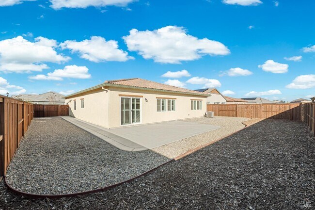 Building Photo - 655 Honey Bee Rd