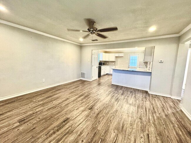 Building Photo - Cozy 2 Bedroom in Slaton