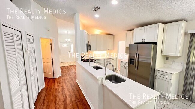 Building Photo - 23 Winding Woods Trail