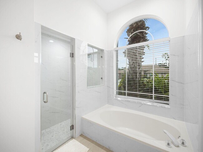 Building Photo - 9070 Cypress Hollow Dr