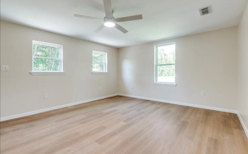 Building Photo - 1319 El Patio Dr