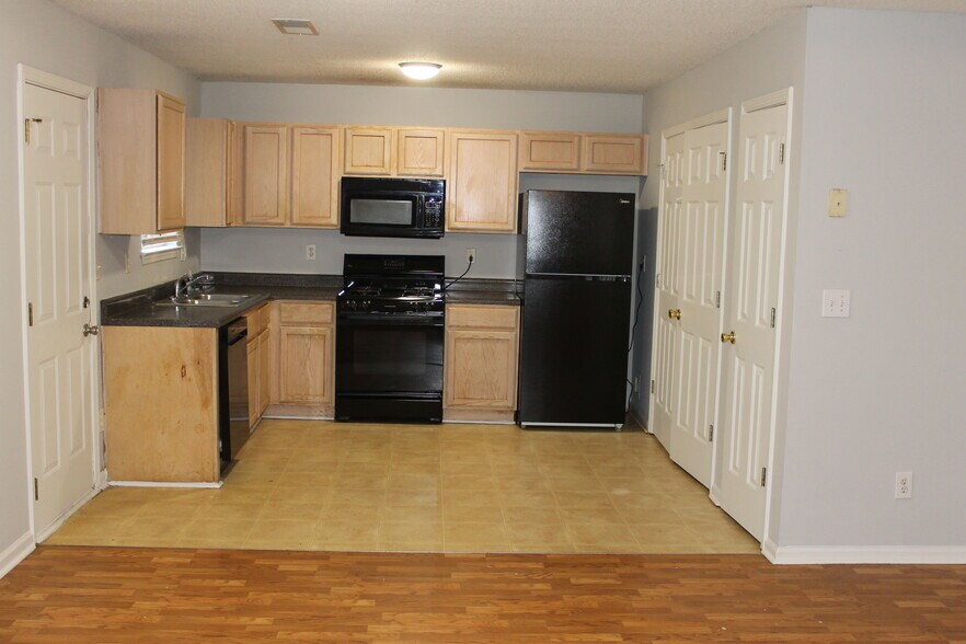 Building Photo - 3601 Waldrop Rd