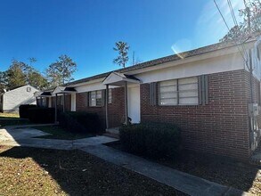 Building Photo - 133 Garland Terrace