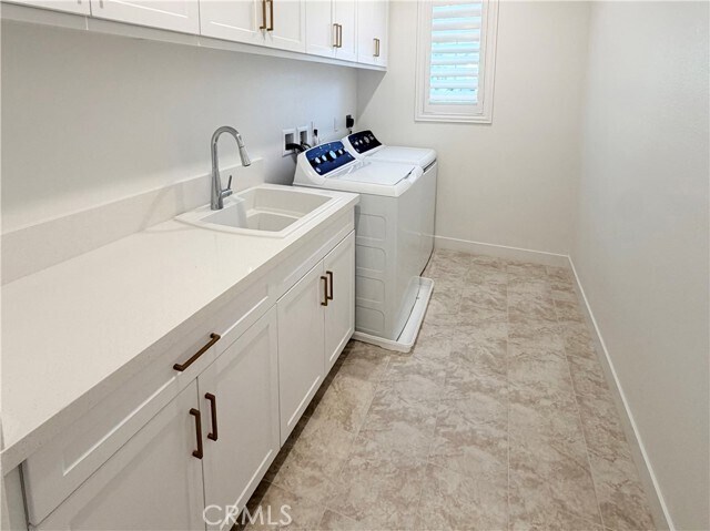 Building Photo - 26756 Bermudez St