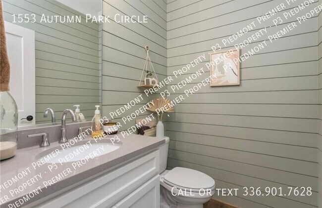 Building Photo - 1553 Autumn Park Cir