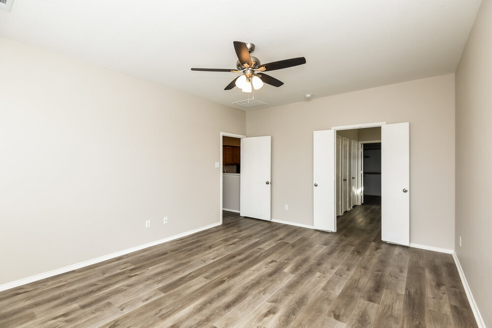 Building Photo - 9909 Amaryllis Ln