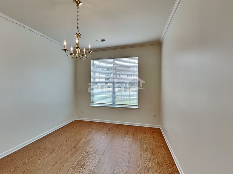 Building Photo - 13624 Whitebark Ct