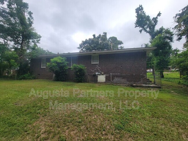 Building Photo - 2441 Dickey Rd