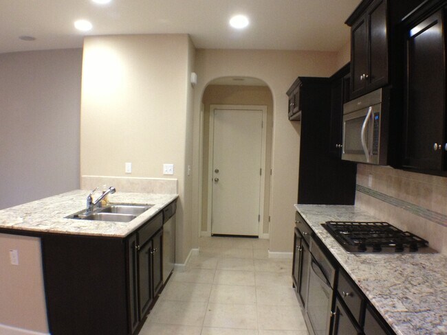 Building Photo - $2,300 Shepherd & Hwy 168, 3 Bedroom - N. ...
