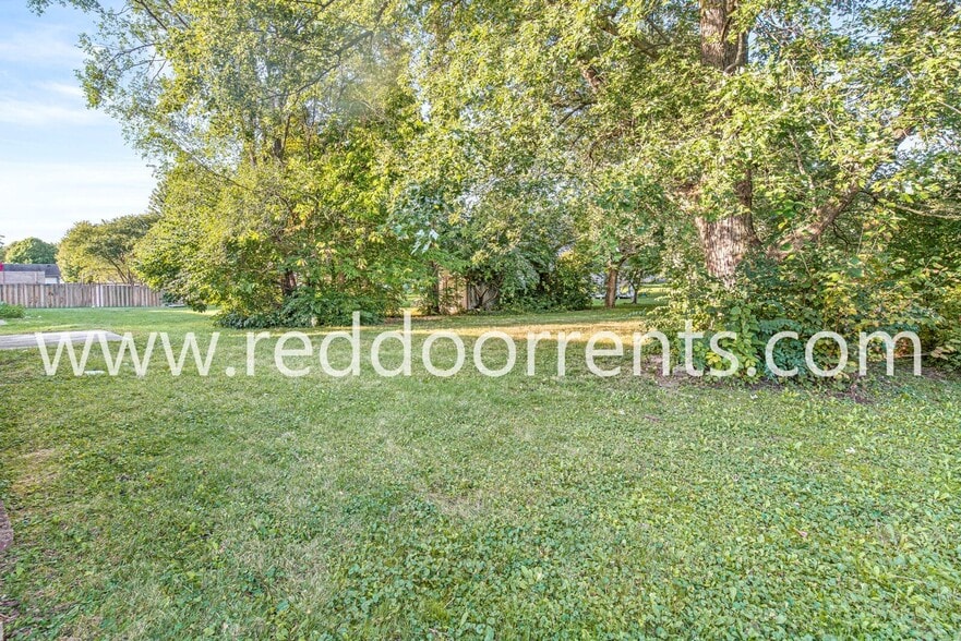 Building Photo - 7610 Chris Anne Dr