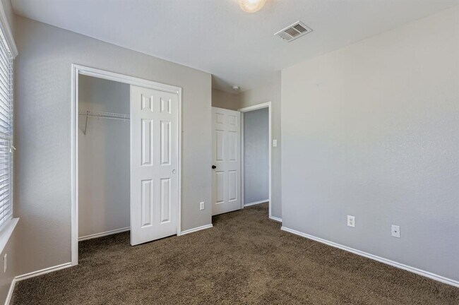 Building Photo - 1705 Lost Maples Loop