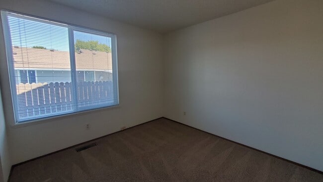 Building Photo - 1709 S Rainier Pl