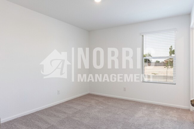 Building Photo - Brand New Beautiful Large Single Story Home