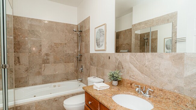 Building Photo - 3710 W Wrightwood Ave